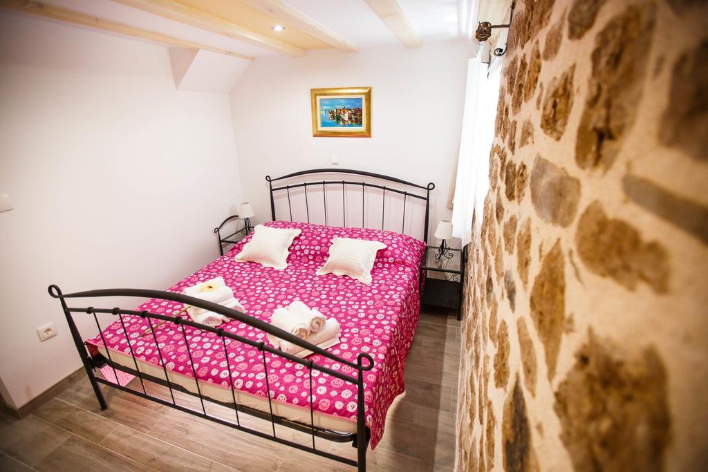Studio Apartments Bonaca Spalato Esterno foto